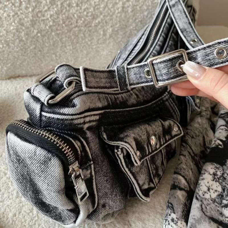 Vintage Denim Bags For Women Designer Handbag Purses 2025 New In Washing Process Multiple Pockets Rivet Underarm Shoulder