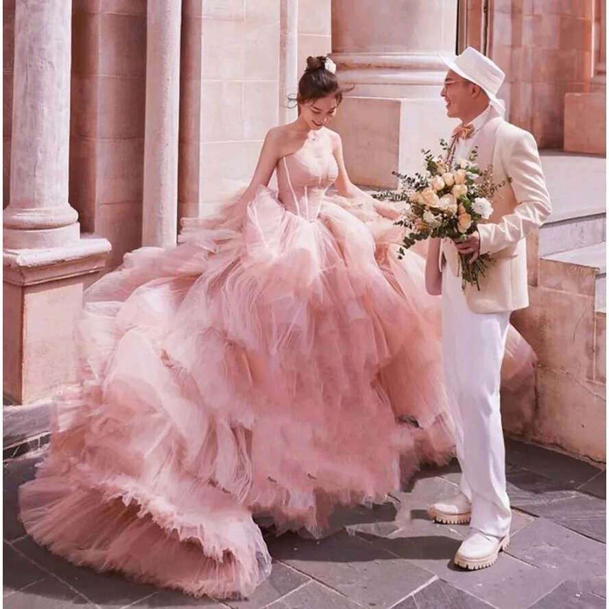 Pink Ball Gown Tulle Prom Dress Celebrity Style Strapless Ruffles Tiered Evening Formal Gowns Long Train Robes De Soiree Vestidos Fieast