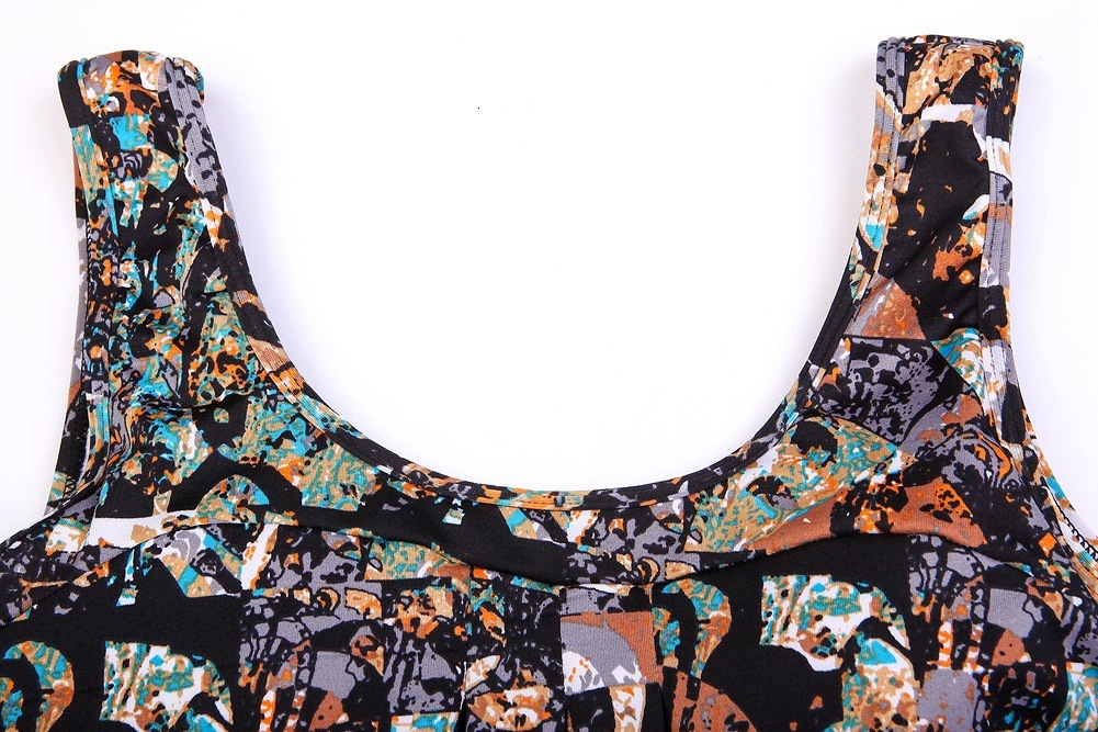 New fashion swimwear hot spring beach new one-piece swimsuit, slimming and sexy printed swimsuit