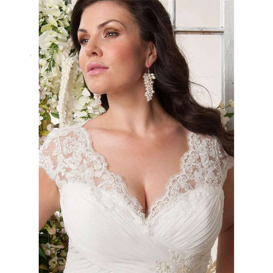 V-Neck Cap Sleeves Plus Size Wedding Dresses Chiffon Appliqued Lace Open Back Drape Side Ruched Bodice Bridal Gown 28W