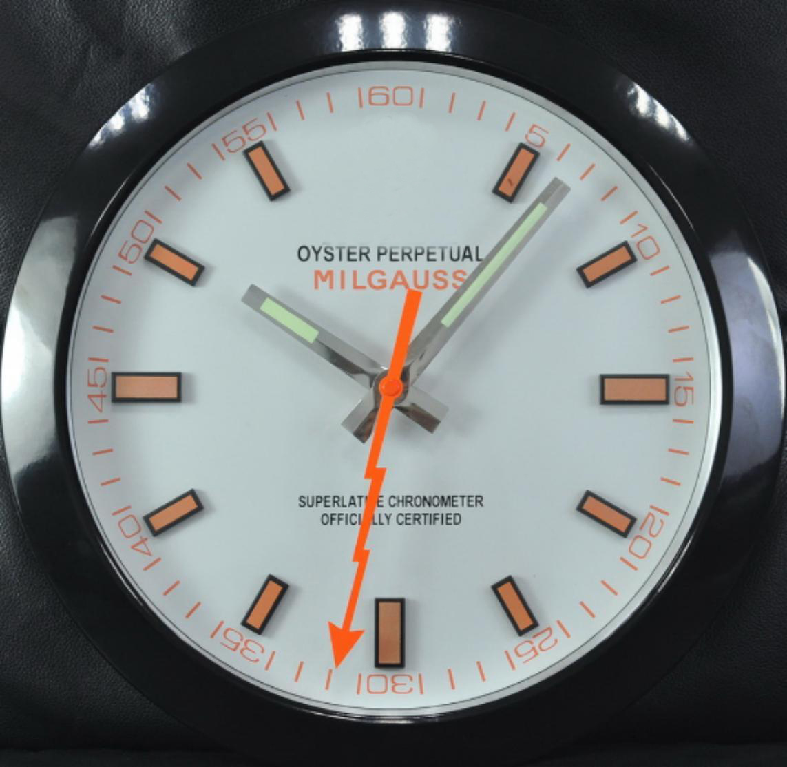 Metal Shape Clock Glowing Features with Silent nism Art Watch Clocks hd8898