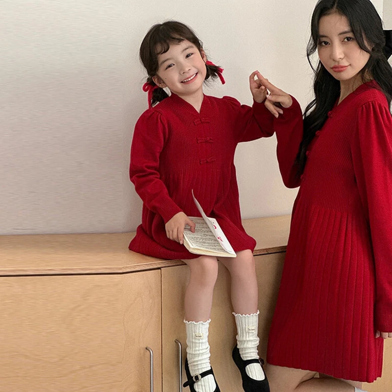 Winter 112 Years Girls Boys Sibling Knitted Tops S3XL Adults Mom Dad Son Family Matching Outfits Red Chinese Year Sweater 250221