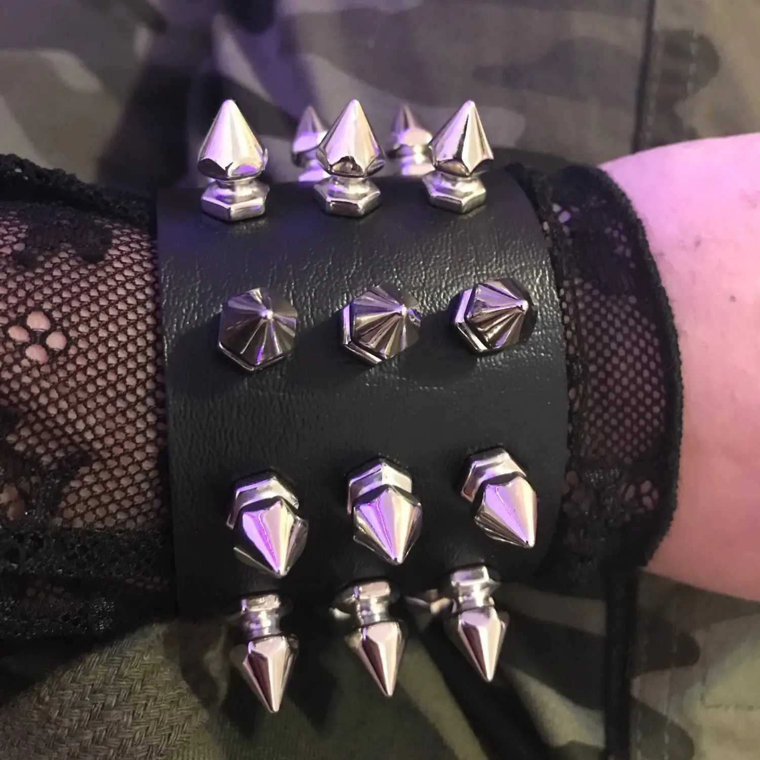 Vintage Leather Bracelet Three Row Hospital Spikes Rivet Stud Wide Cuff PU Leather Punk Gothic Rock Unisex Bracelet Men JewelryXJ250225