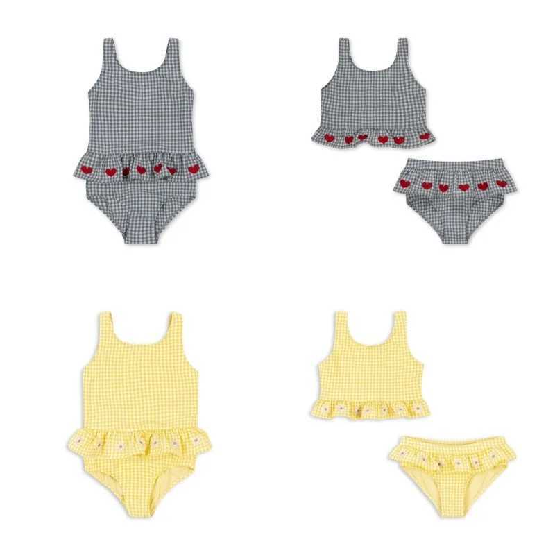 Baby Girls Swimwear Love Two Pieces Sunscreen Swimsuit Girl Swimwears Bikinis Kids Swimming Childrens Swimsuits Mayo X250224