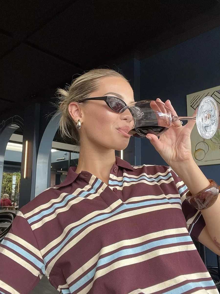 Stripe contrast short sleeved Slve T-shirt for women with button down collar spring new T-shirt retro chic top Ts 2025 X250224