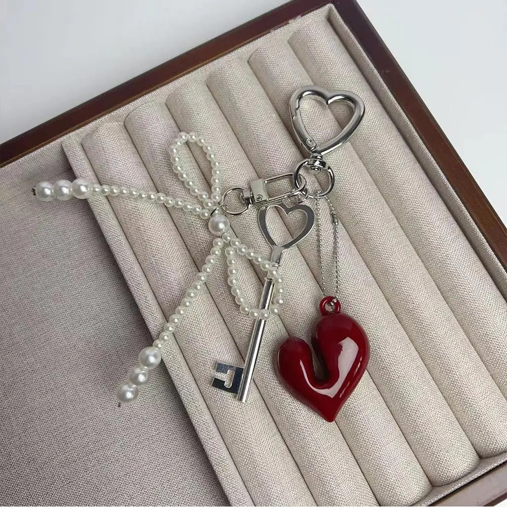 Fashion Red Love Y2k Keychain Korean Charm Bag Pendant Handmade Beaded Bownot Keyring Vintage Red Metal Hanging Accessories 250224