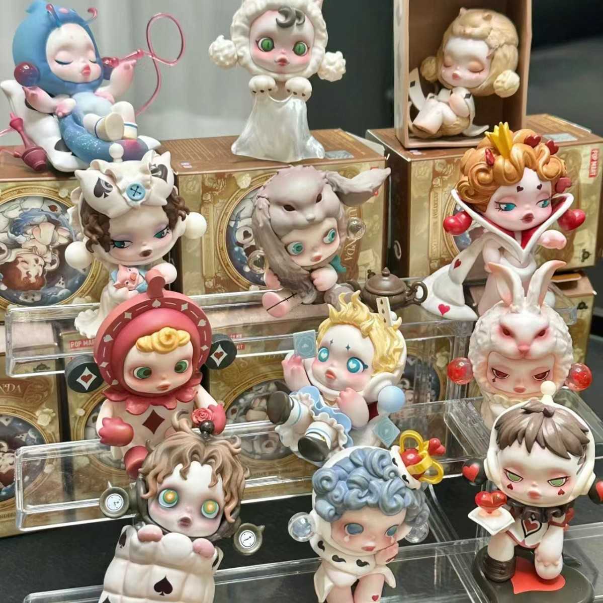 Bubble Mart Domestic Version Blind Box Wonderland Series Handheld Doll Toy Companion Car Ornament Gift Z250225