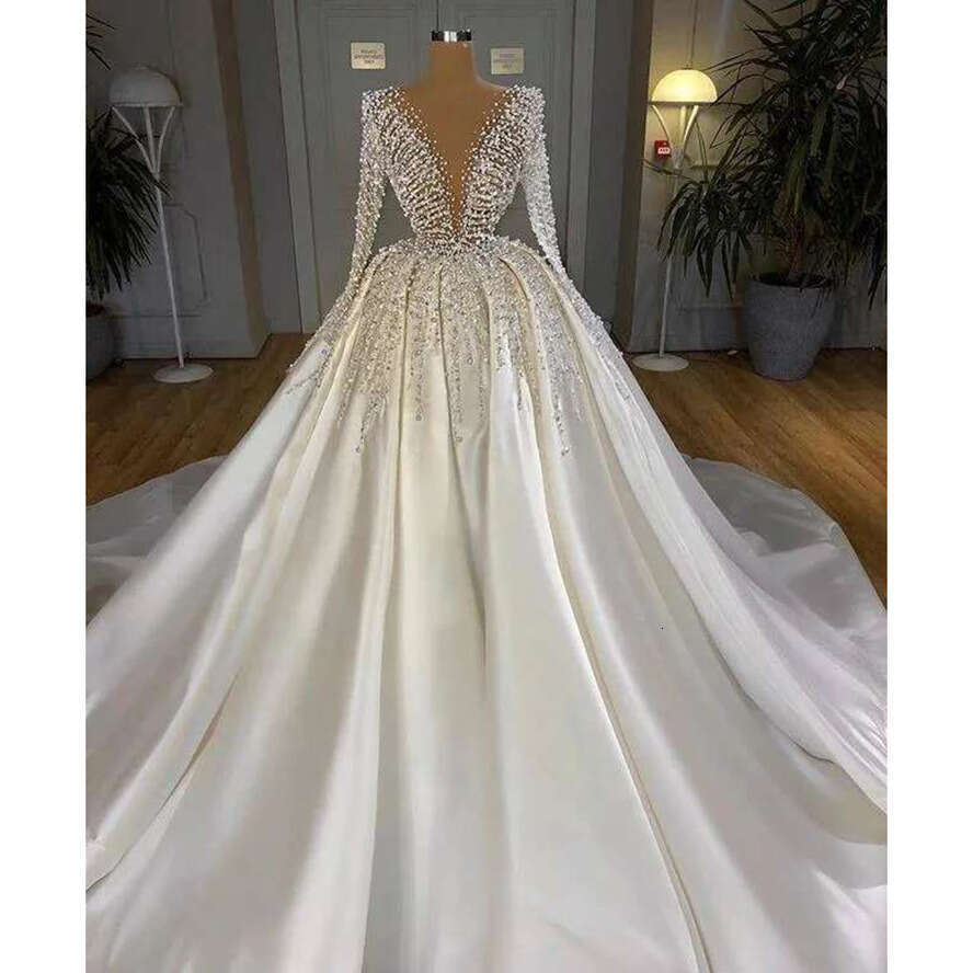 White Satin Turkish A E Wedding Dresses Dubai Arabic Long Sleeve Bridal Gowns Beaded Crystal Bride Dress Middle East