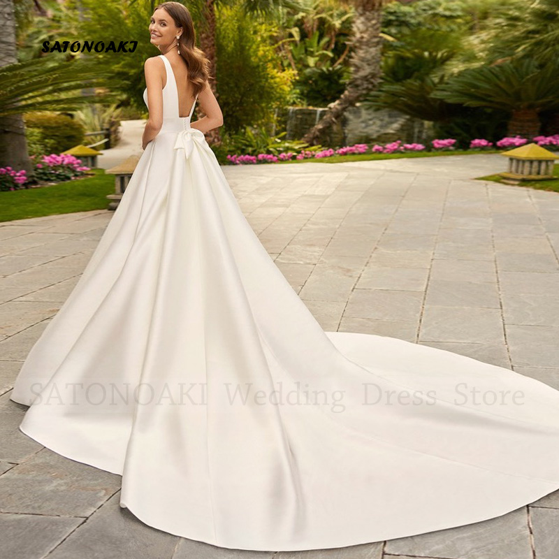 Elegant Simple V-Neck Satin Wedding Dresses for Women A-Line Sweep Train Backless Bridal Gowns with Pockets Bow Vestidos De Novia