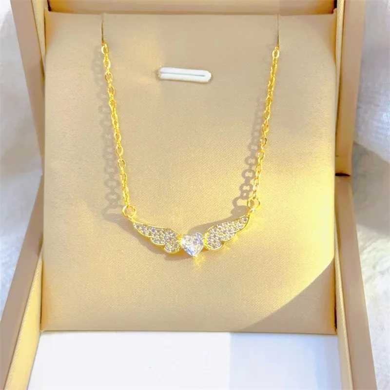 Fashion White Rantic Shape Lucky Angel Wings Necklace Classic Personality Design Stainless Steel Clavicle Chain Pendant X250224