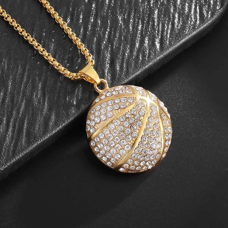 Iec Out Zirconia Basketball Pendant Necklace for Men Personali Punk Cool Rock Rap Party Hip Hop Jewelry Accessories X250224