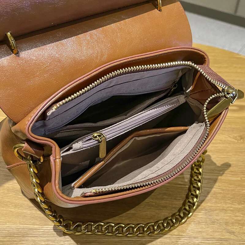 England Style Bags For Women Designer Handbags Purses 2024 New In PU Oil Wax Leather Vintage Chain Sequined Lock Shoulder