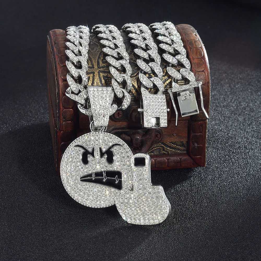 J Middle Finger Up Pendant Creative Punk Alloy AAA Reinstones Cuban Chain d Out Necklace Hip Hop Jewelry X250224