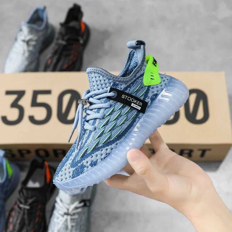 New Young Children Sneakers Boys Girls Coconut Casual Shoes Kids Breathable Flying Knit Trainers Lightweight Sole Running Shoes W250225
