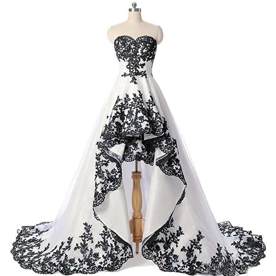 Black Gothic And White A E Wedding Dress Sweetheart High Low Bridal Gowns Lace Appliqued Robe De Mariee Vintage Short Front Long Back Garden Bride Dre