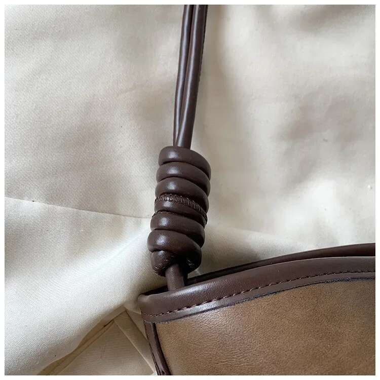 Handheld Fashionable High-End Bucket Bag, Casual And Versatile One Shoulder Underarm Bag