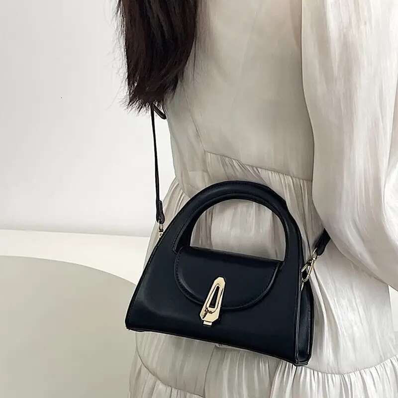 Niche Design High-End Retro Lock Handbag Women's Korean Style Temperament Versatile Fashion Shoulder Crossbody Bag