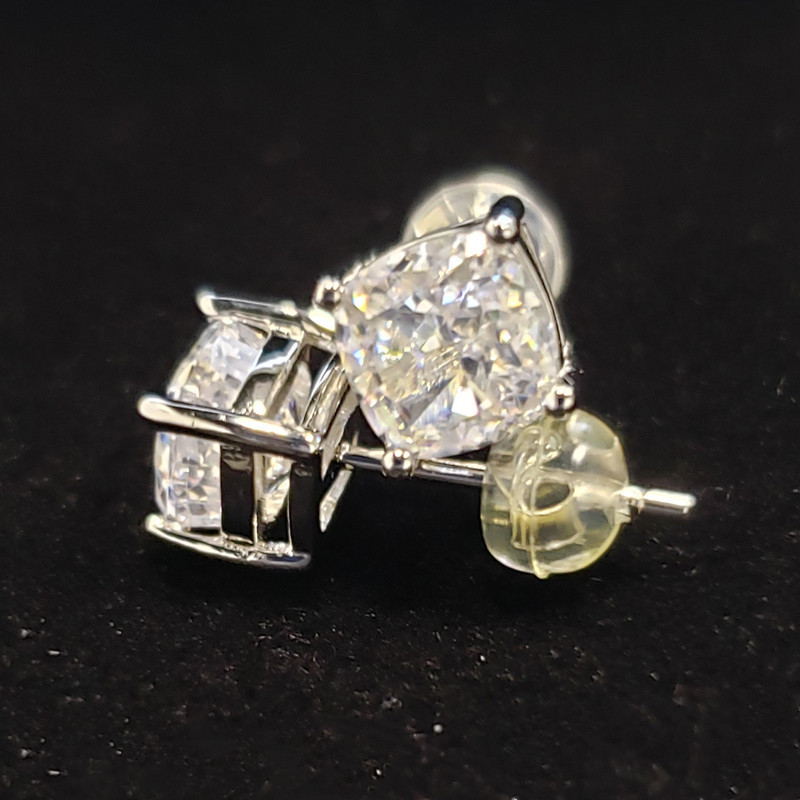 2025 Rulalei Brand Top Sell Elegant 925 Sterling Silver Simple Fashion Jewelry Cushion Shape Lab Moissanite Diamond Party Sweet Cut Women Wedding Stud
