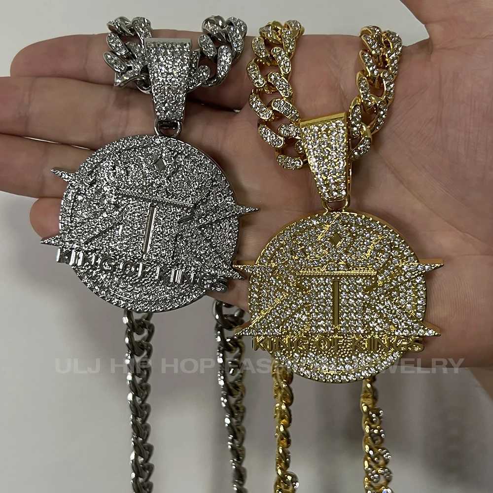 J Hip Hop Street Style Rhinestone Round Shaped Double K Design Pendant Necklace Unisex Daily Wear Cuban Jewelry X250224