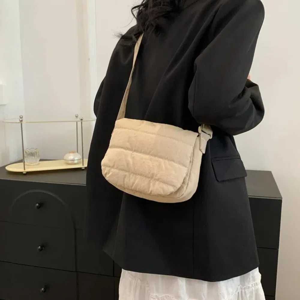 Small Quilted Cotton Shoulder Bag Wide Straps Nylon Puffer Tote Bag Solid Color Flip Up Puffy Handbag Girls Z250225