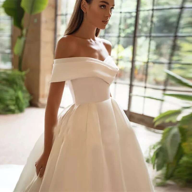 White Off Shoulder Ball Sweetheart Simple Satin Long Dress with Sweep Train novia ence prom