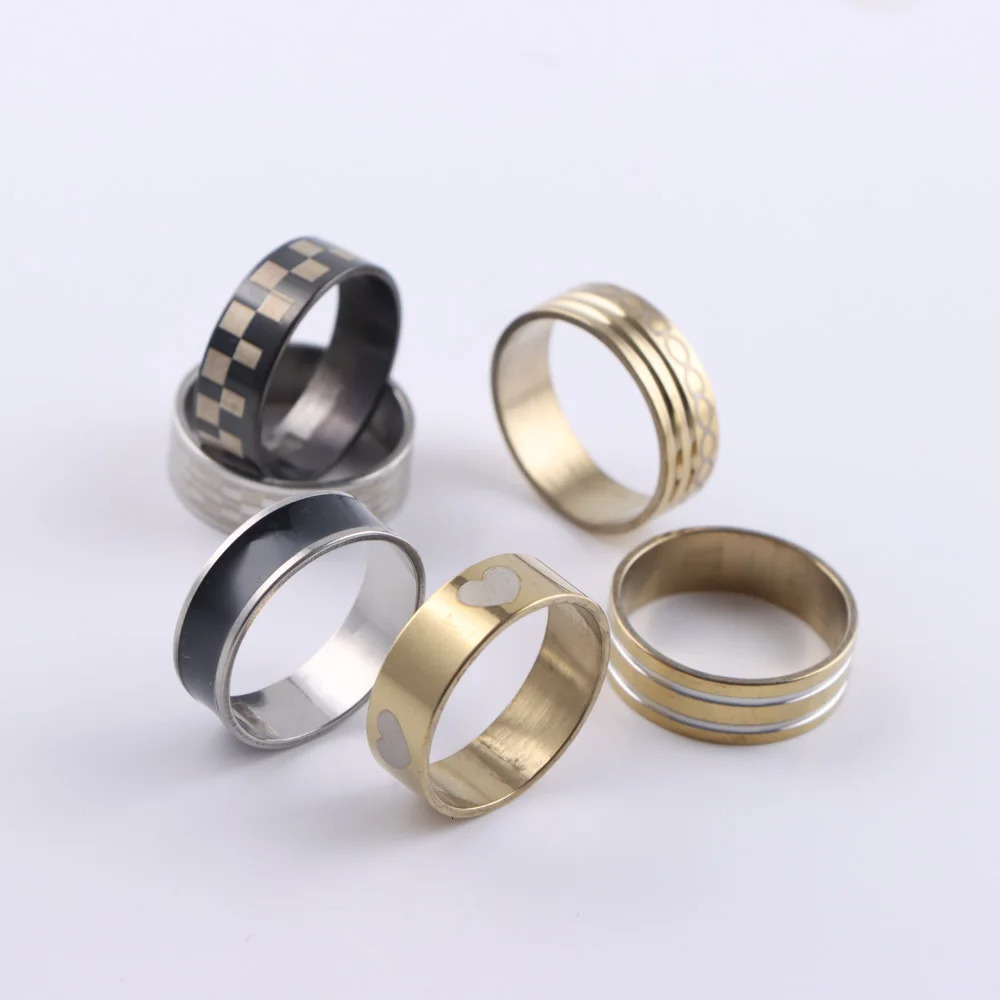 20Pcs/Lot Fashion Heart Stripe Stainless Steel Love Rings For Men Women Mix Style Party Gifts Jewelry Accessories 250218