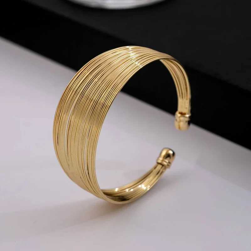 Stainless Steel Bracelets Fashion Wire Wr Open Wide Cuff Bracelet Bangle For Women Jewelry Vintage Metal Bangle FemaleXJ250225