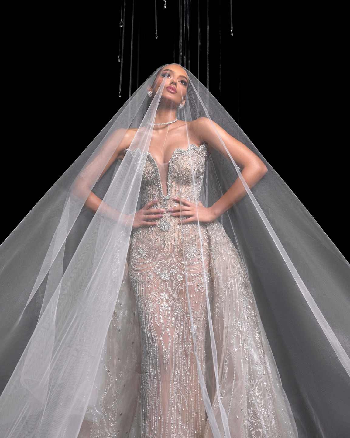 Illusion Stunning Evening Dress With Detachable Tail Vogue Beaded Sequins Customized Prom Charming Women Special Occasions Wear Plus Size Vestido de n