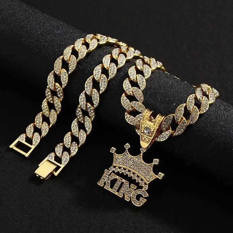European and Hip Hop Mens Letter Crown Pendant Accessories Street Trend Cool Cuban Chain X250224