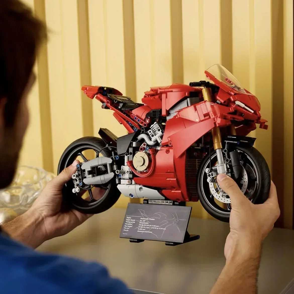 Free shipping Technical V4 S Motorcycle Cpatible 42202 Building Blocks Mechanical Model DIY Bricks Toys For Children Boy Birthday Gift