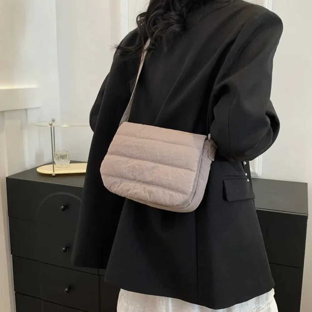 Small Quilted Cotton Shoulder Bag Wide Straps Nylon Puffer Tote Bag Solid Color Flip Up Puffy Handbag Girls Z250225