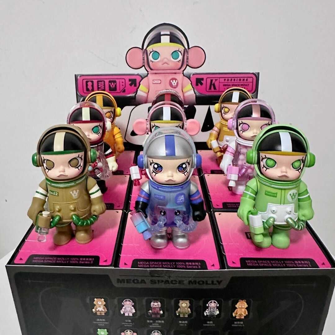 MEGA SPACE MOLLY 100% Anniversary Collection Astronaut Handheld in Chinese version the third generation blind box of Jasmine Free shipping