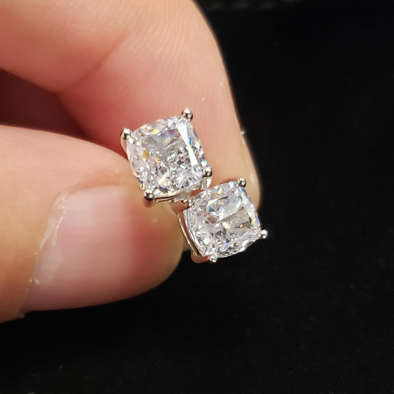 2025 Rulalei Brand Top Sell Elegant 925 Sterling Silver Simple Fashion Jewelry Cushion Shape Lab Moissanite Diamond Party Sweet Cut Women Wedding Stud