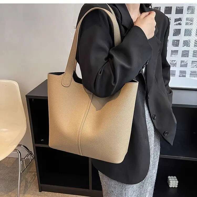Senior Women's Shoulder Texture Niche Crossbody Bag Super Soft Handbag Design Sense Commuter Bucket Bags XK335