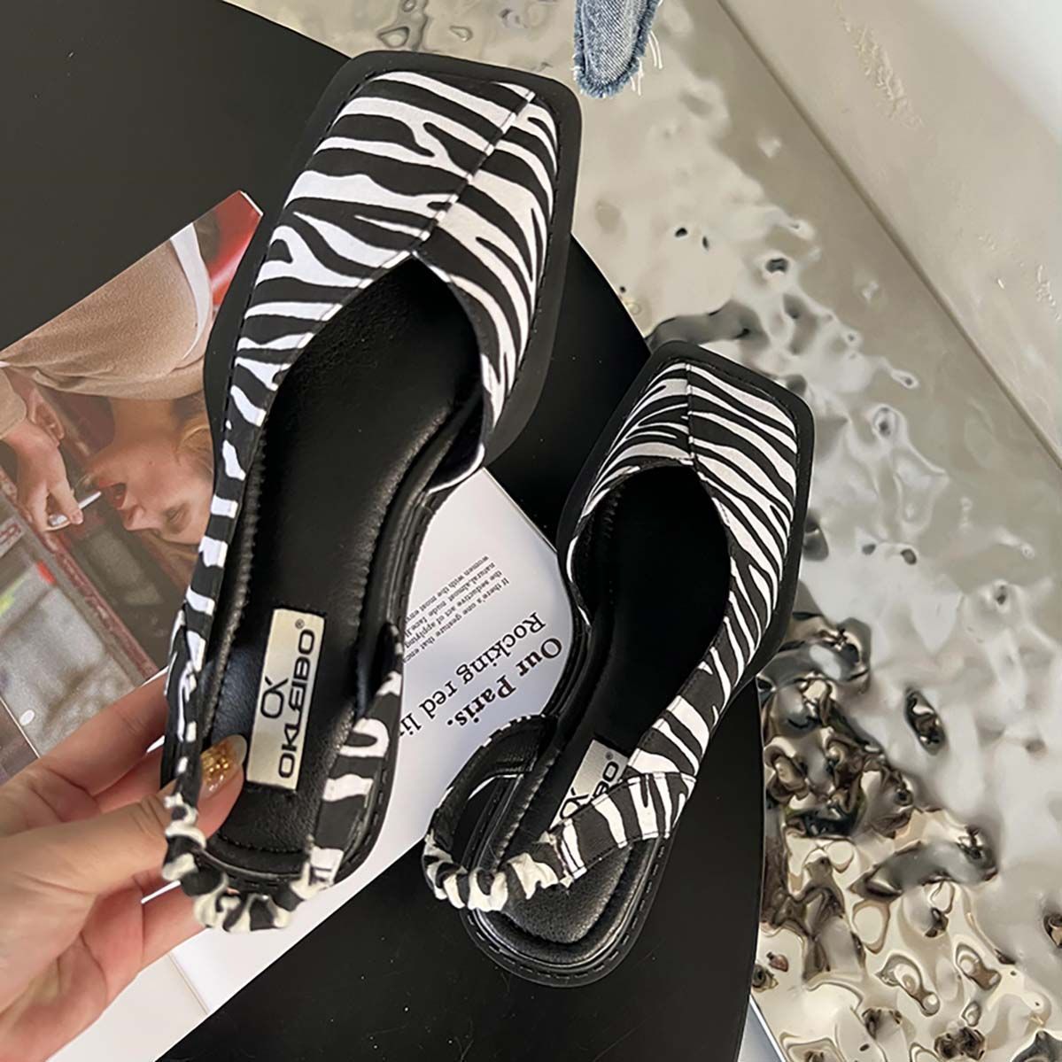 2025 hot free shipping designer for womens sandals black white green Spring and summer new French retro flat bottomed square toe single shoes