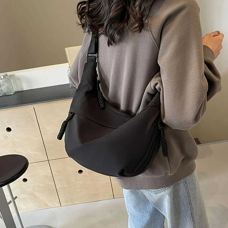 Fashion All-match Large Capacity Shoulder Messenger Bag Large Capacity Daily Commuting Sports Leisure Dumpling Bag Underarm Bag Z250225