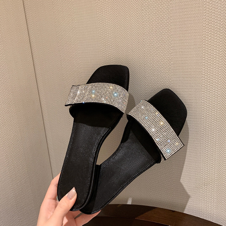 2025 summer new square head with diamond flip-flops women fashion everything flat sandals outdoor beach slippers