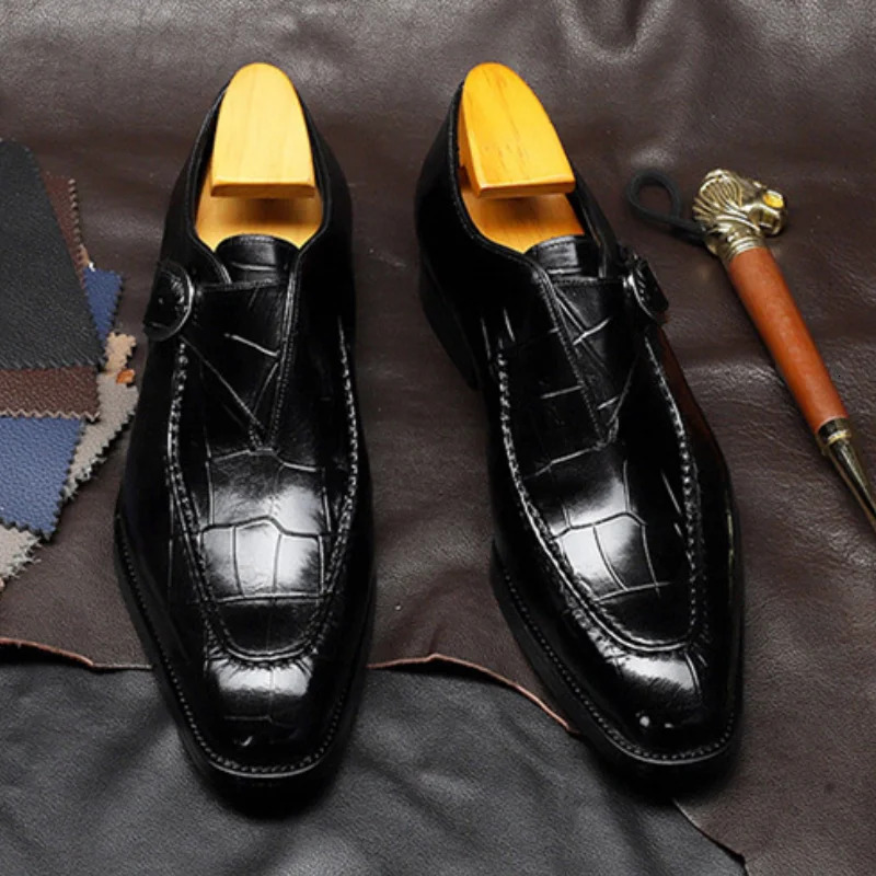 Retro Men Formal Shoes Slip on Men Casual Loafers Moccasin Buckle Brogue Business Formal Men Shoes Spring Style 250224