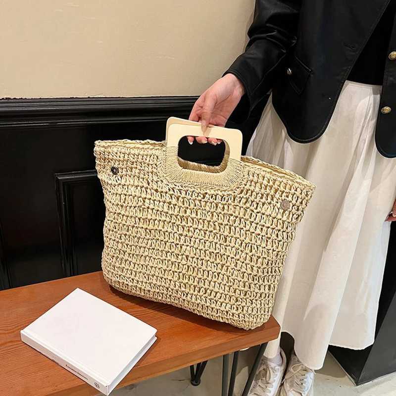 Female Wooden Handle Bag Summer Woven Straw Handbag Large Capacity Travel Beach Bag Fashion Style Totes