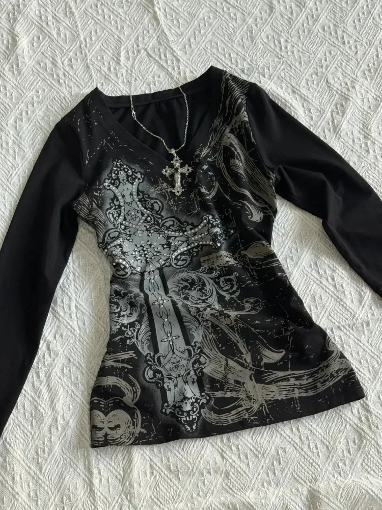 HOUZHOU Vintage Gothic T-shirts Women Y2k Black Punk Graphic T-shirt Grunge Retro Sexy V-neck Cotton Tees Aesthetic Harajuku Top 250224