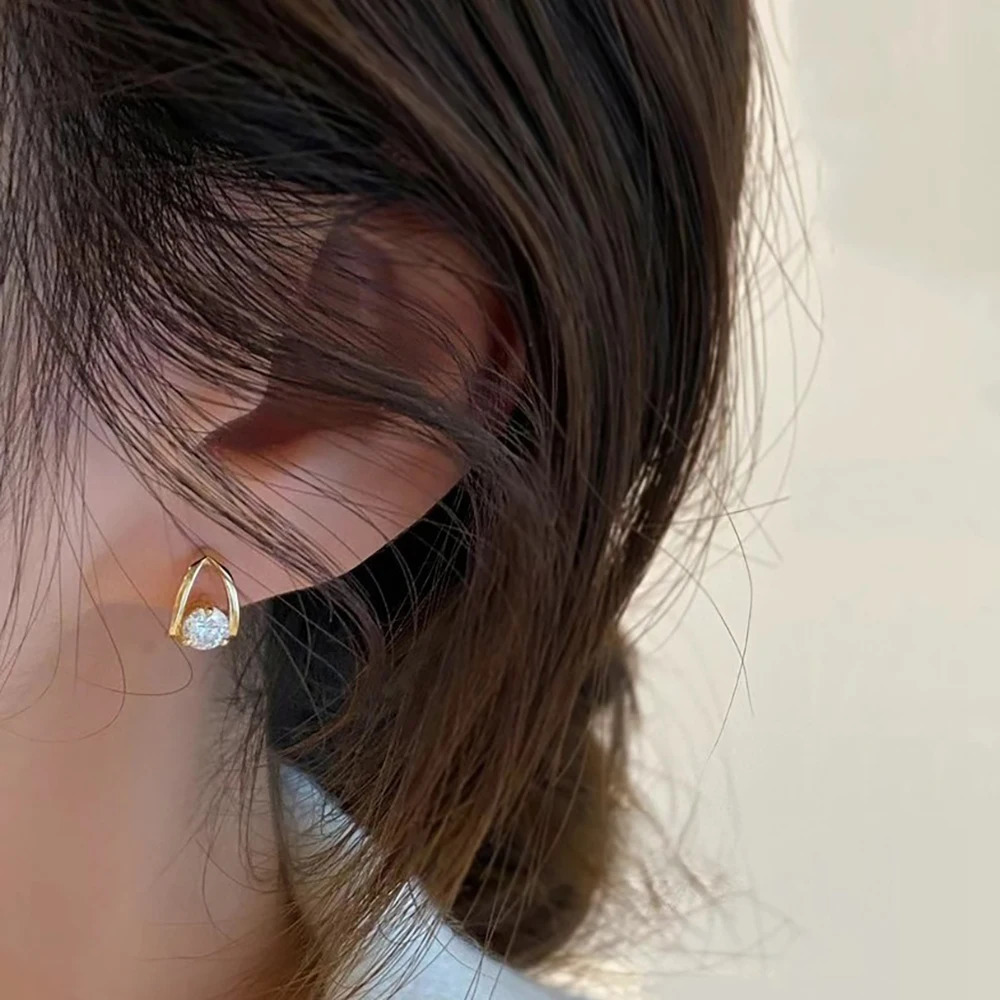 0.5/1 Carat D Color Diamond Stud Earrings 925 Sterling Silver Plated Yellow Gold Ear Studs for Women Fine Jewelry 250221