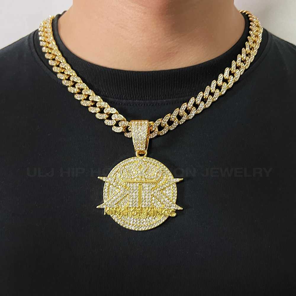 J Hip Hop Street Style Rhinestone Round Shaped Double K Design Pendant Necklace Unisex Daily Wear Cuban Jewelry X250224