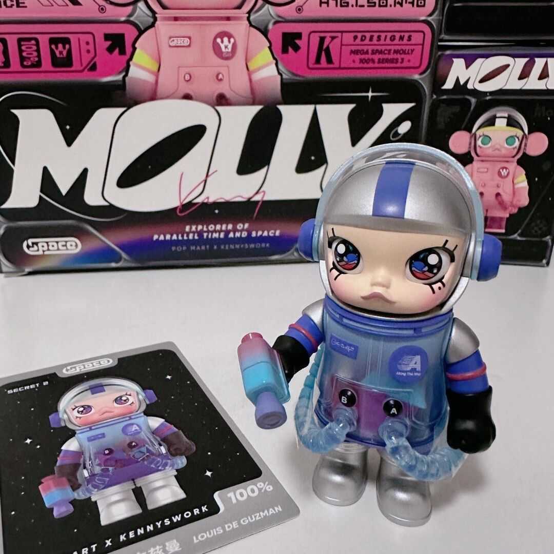 MEGA SPACE MOLLY 100% Anniversary Collection Astronaut Handheld in Chinese version the third generation blind box of Jasmine Free shipping