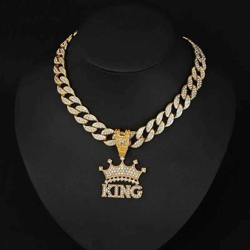 European and Hip Hop Mens Letter Crown Pendant Accessories Street Trend Cool Cuban Chain X250224