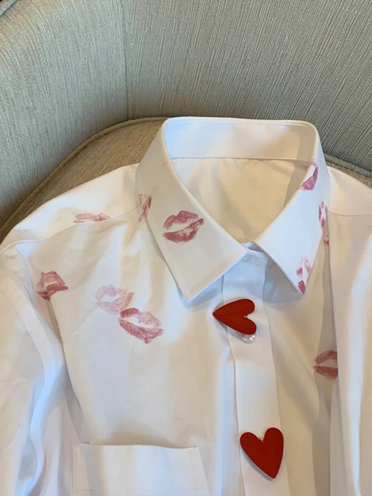 French Style Turn Down Collar Blouse Spring Print Heart Button White Long Sleeve Blusas Harajuku Unisex Loose Lip Shirt Women 250225