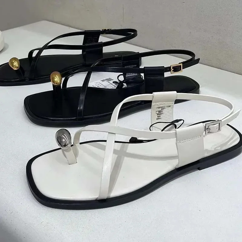 2025 Summer Flat Sandals for Woman Fashion Metal Decoration Ladies Footwear Breathable Cross Strap Casual Clip Toe Beach Shoes 250224