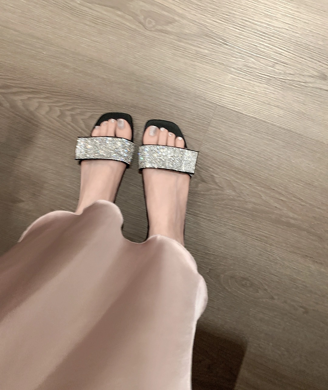 2025 summer new square head with diamond flip-flops women fashion everything flat sandals outdoor beach slippers