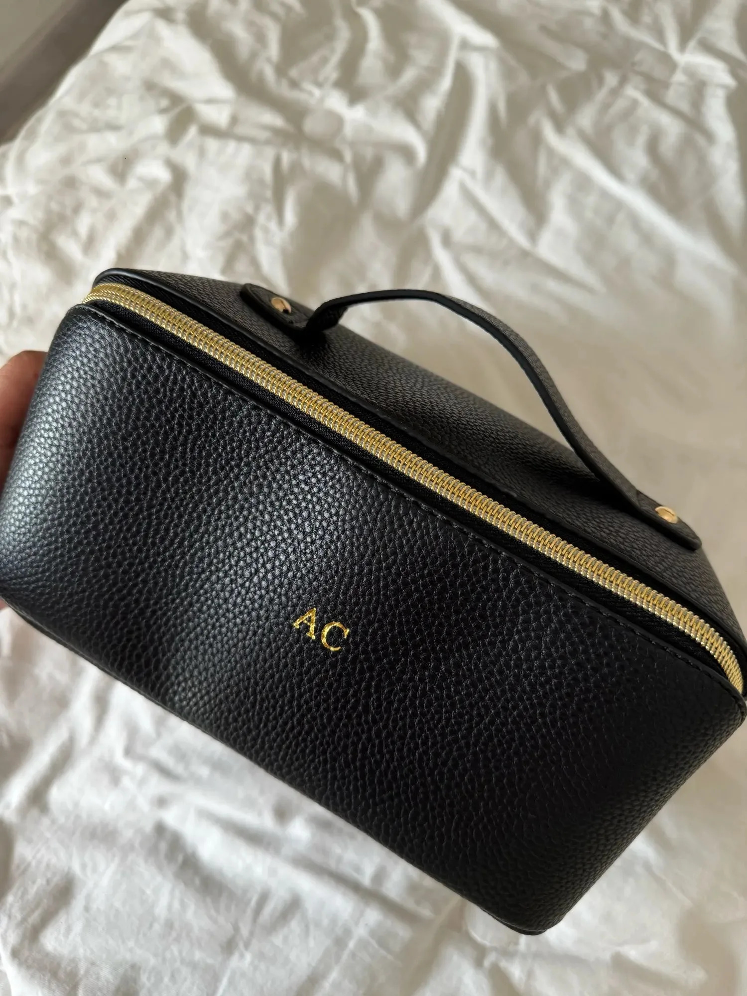 Custom Letters Large Capacity Portable Pillow shaped Makeup Bag Womens Portable Waterproof Wash Storage Bag Travel Cosmetic Bag 250224