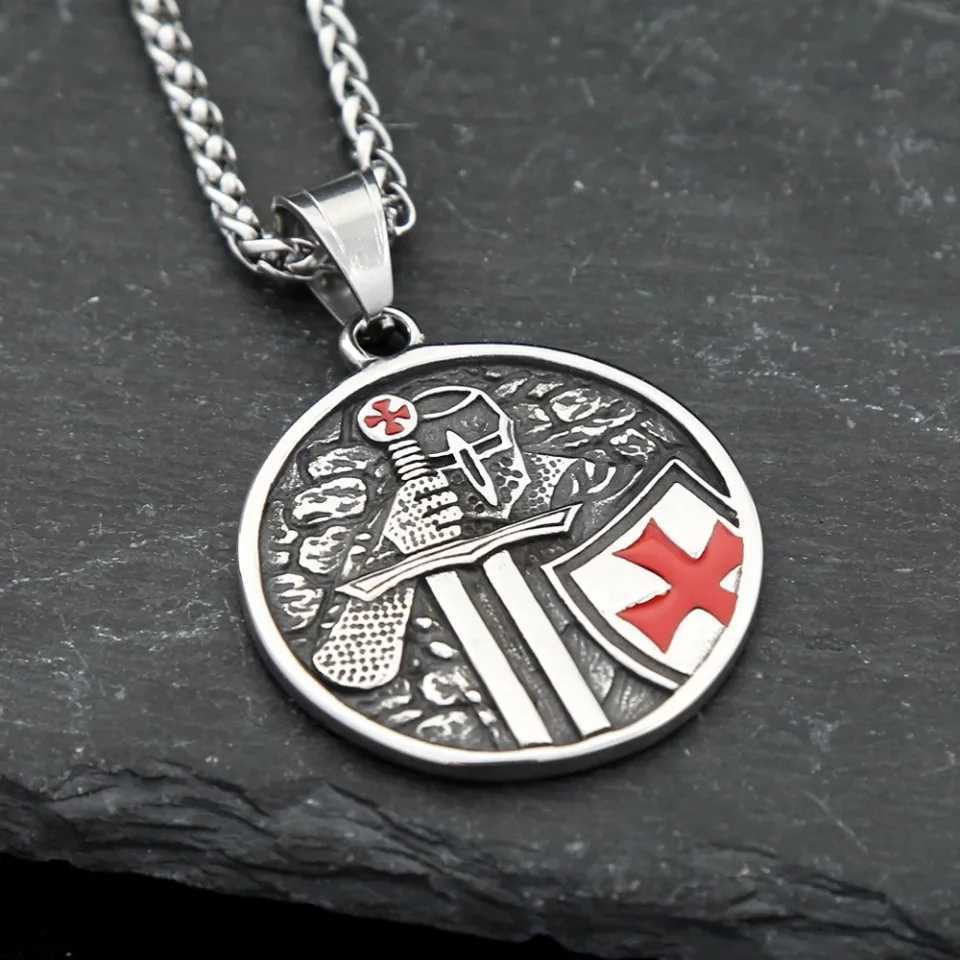 Retro Armor Knight Templar Cross Pendant Necklace Mens Stainless Steel Fashion Punk Amet Jewelry Gift Dropped X250224