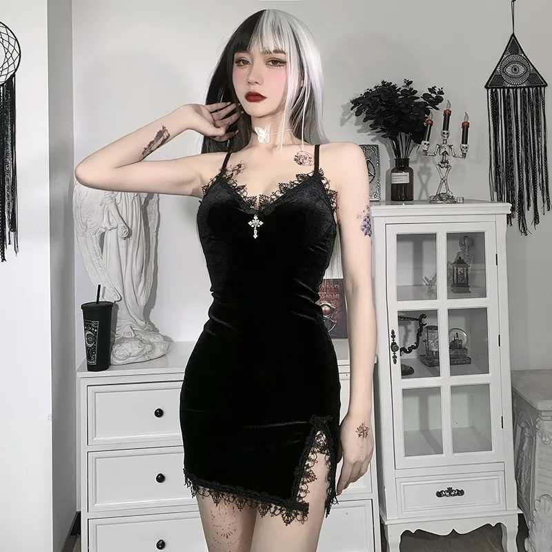 Dark Cross Black Mini Dress Vintage Sexy Spaghetti Strap High Waist Slit Dresses Goth Party Club Women DressXJ250224